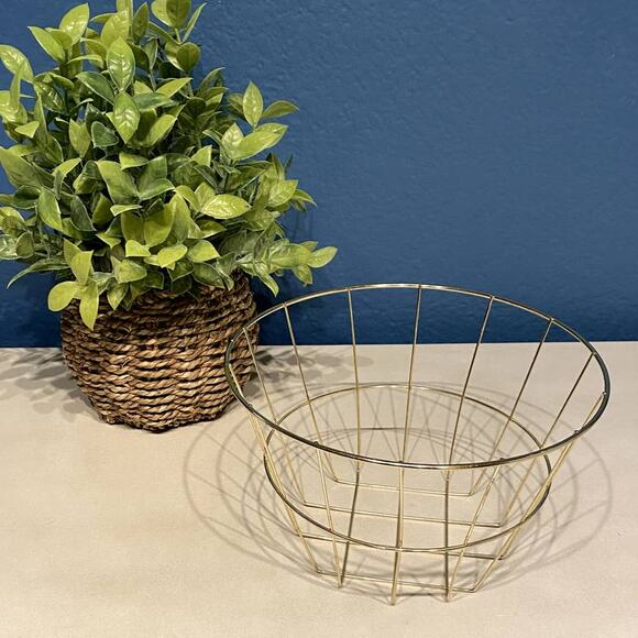 Essentials Gold Round Baskets (2) New With Tags - Picture 3 of 4